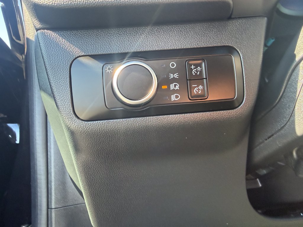 Certified 2025 Ford Escape ST-Line w/ Cold Weather Package FWD image 26