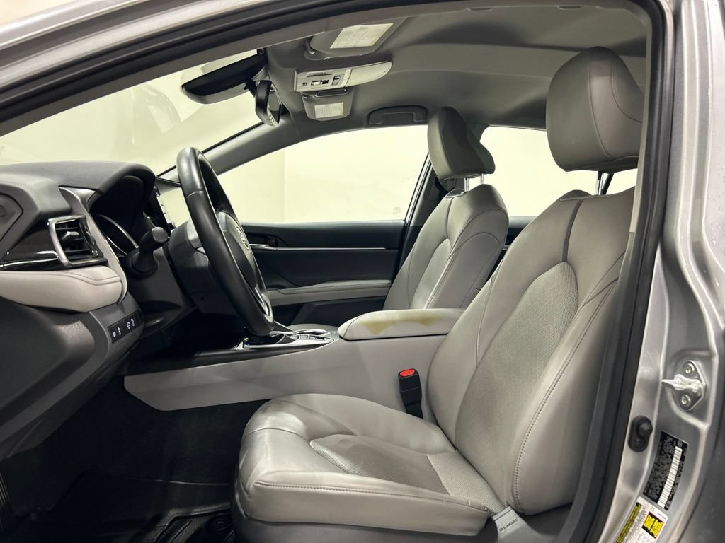 Used 2021 Toyota Camry XLE w/ Navigation Package FWD image 11