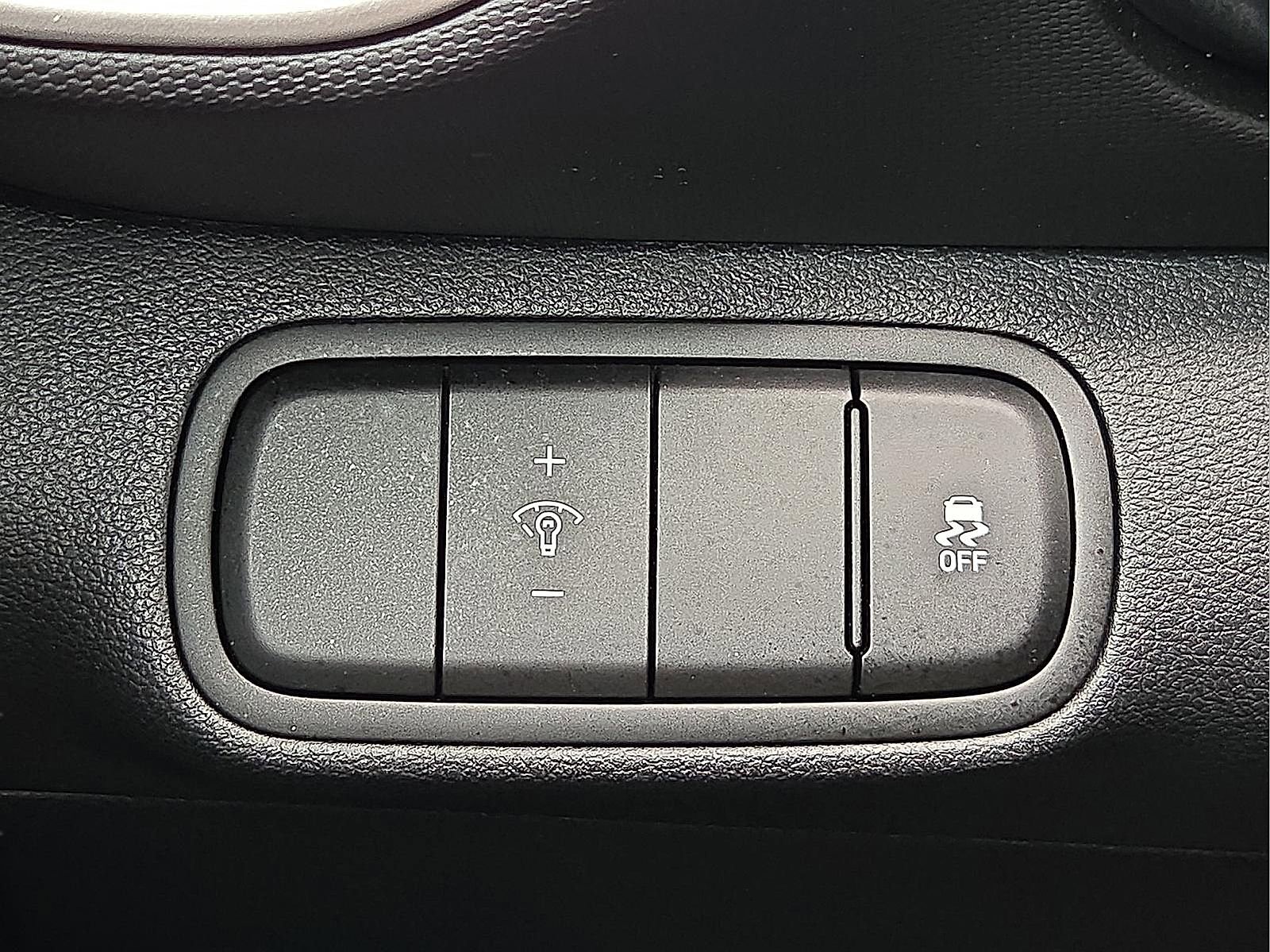 Used 2025 Hyundai Venue SE image 20