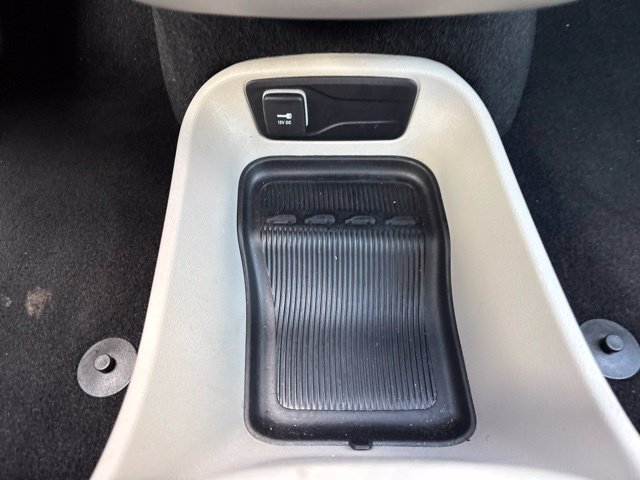 Used 2024 Chrysler Pacifica Limited FWD image 26
