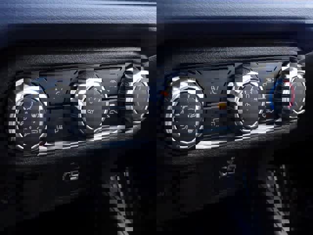 Used 2023 Nissan Versa SV image 22