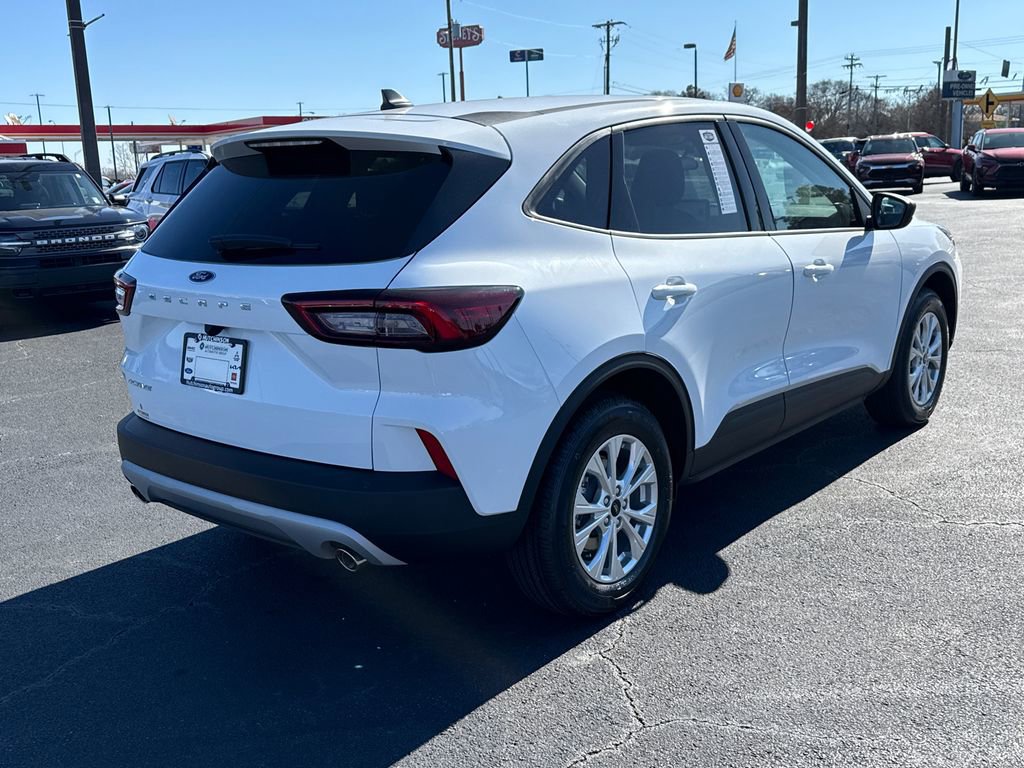 Certified 2026 Ford Escape Active w/ Cold Weather Package FWD image 7