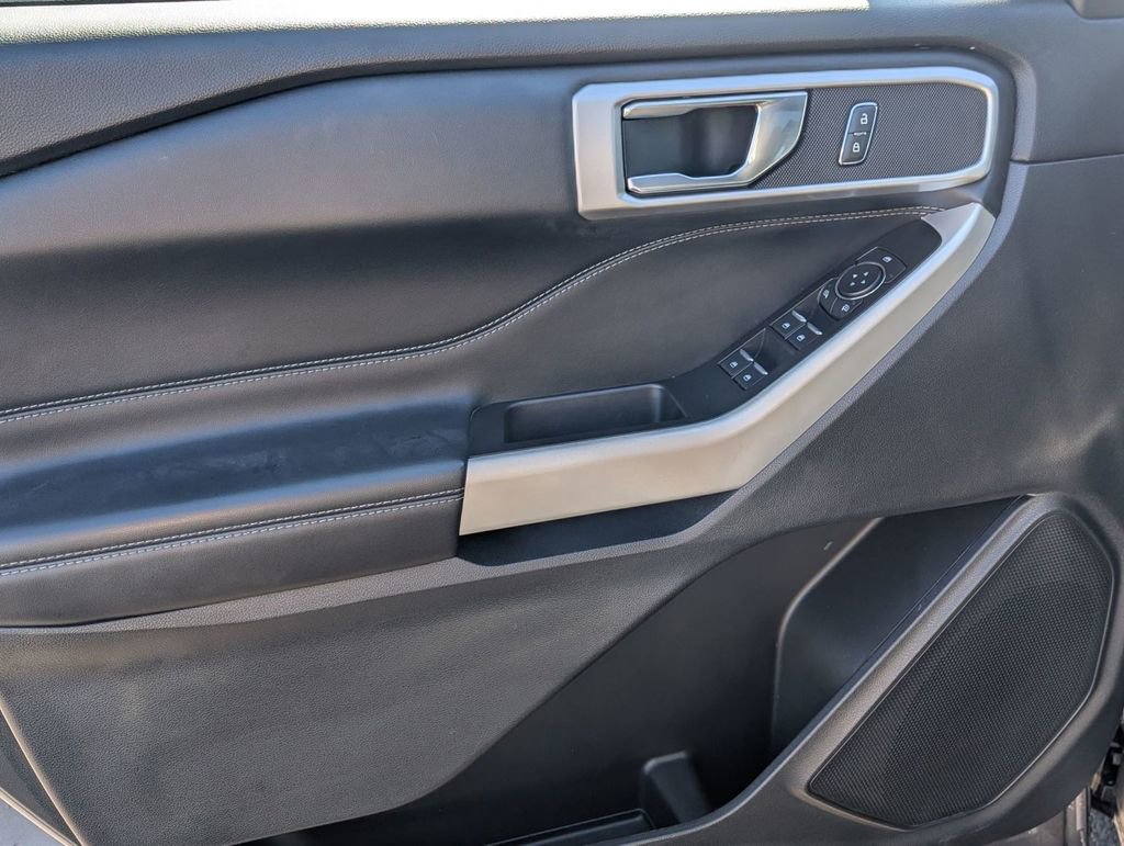 Certified 2021 Ford Explorer XLT w/ Equipment Group 202A image 26