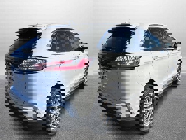 Certified 2024 Ford Edge SEL image 3