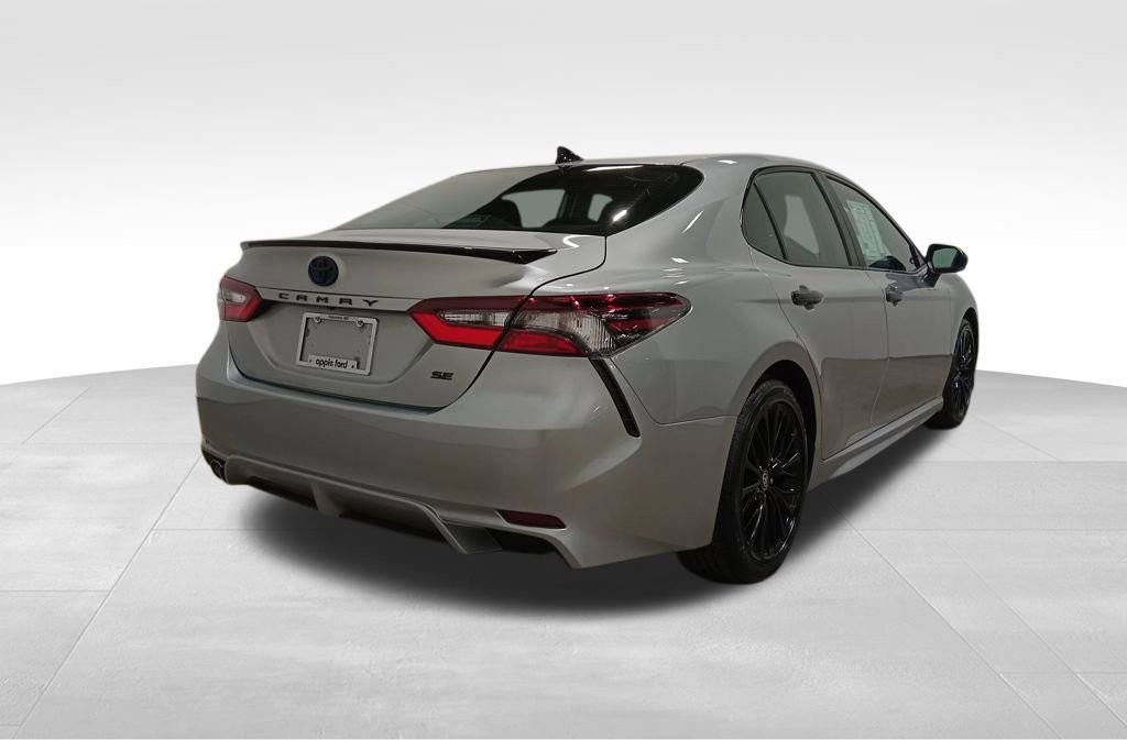 Used 2022 Toyota Camry SE image 4