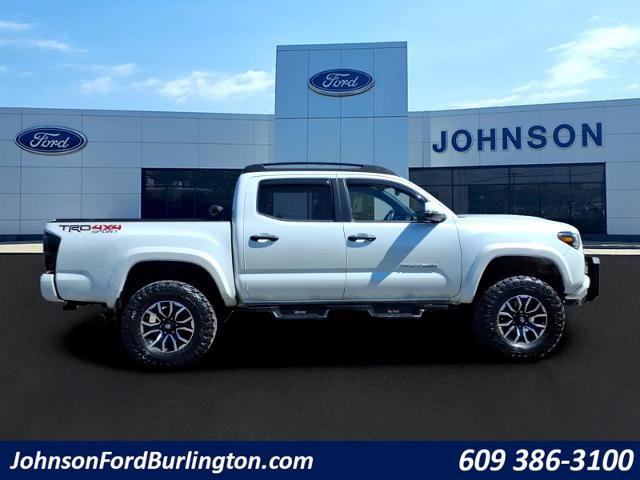 Used 2023 Toyota Tacoma TRD Sport AWD/4WD image 3