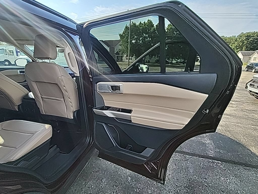 Certified 2023 Ford Explorer XLT w/ Equipment Group 202A AWD/4WD image 14