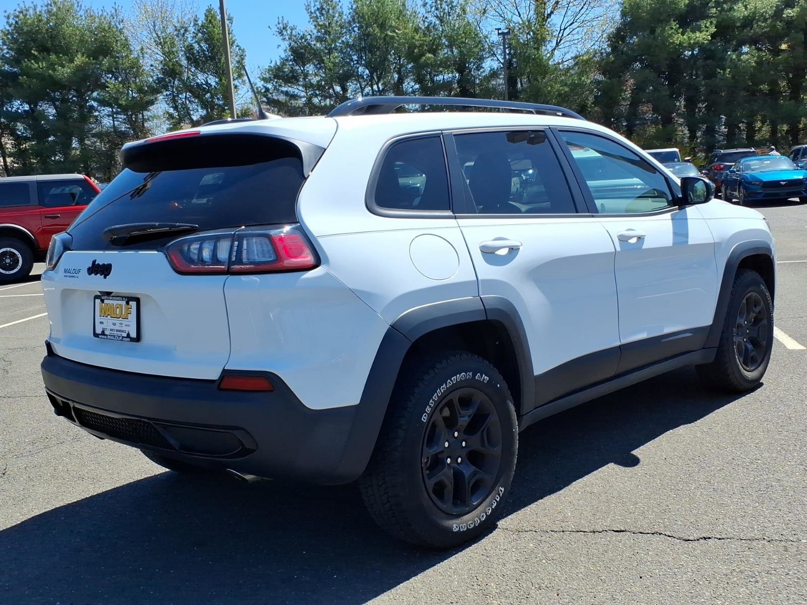 Used 2022 Jeep Cherokee Latitude AWD/4WD image 6