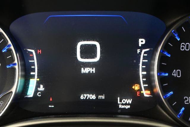 Used 2024 Chrysler Pacifica Touring-L FWD image 12