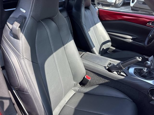 Used 2025 MAZDA MX-5 Miata RF Grand Touring w/ Weather Package RWD image 17