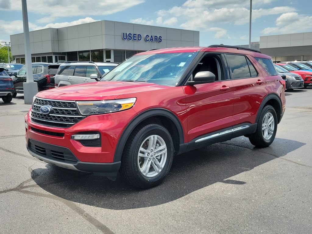 Certified 2023 Ford Explorer XLT w/ Equipment Group 202A AWD/4WD image 8