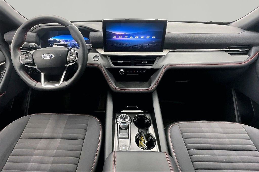Certified 2025 Ford Explorer ST-Line w/ ST-Line Street Pack AWD/4WD image 16