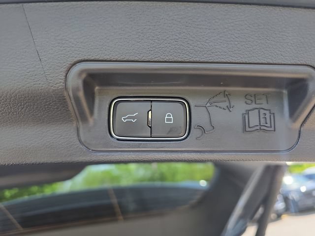 Certified 2025 Ford Explorer ST-Line AWD/4WD image 9