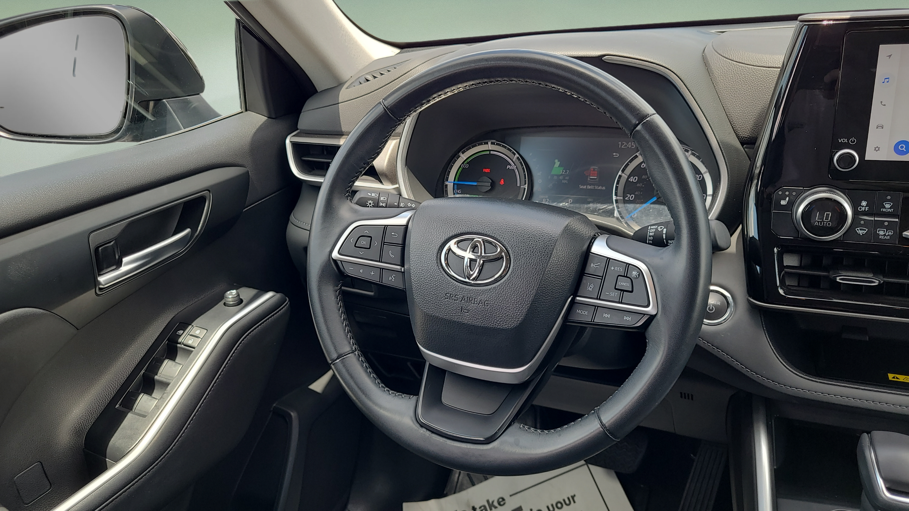 Used 2023 Toyota Highlander XLE AWD/4WD image 12