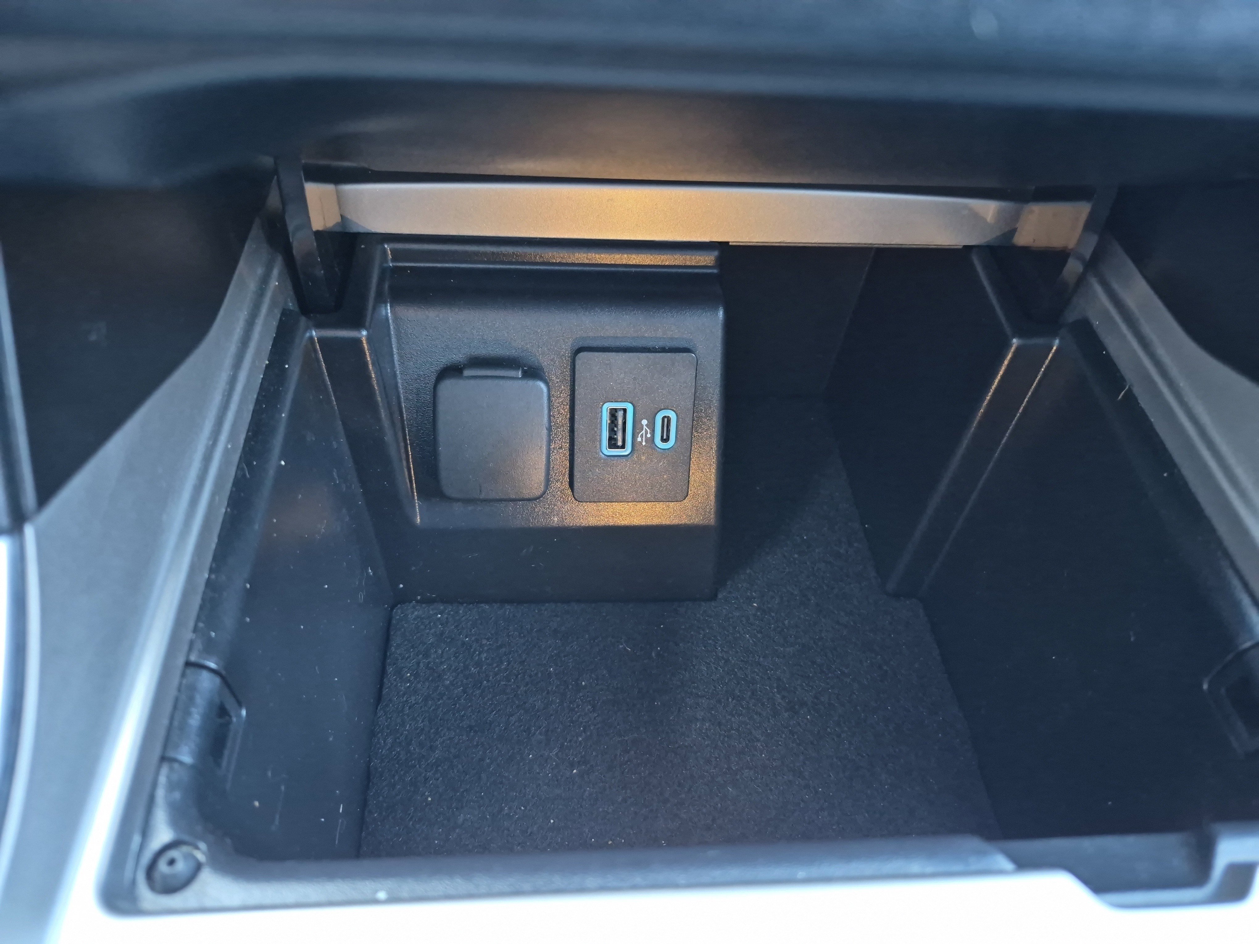 Certified 2023 Ford Explorer XLT w/ Equipment Group 202A image 31