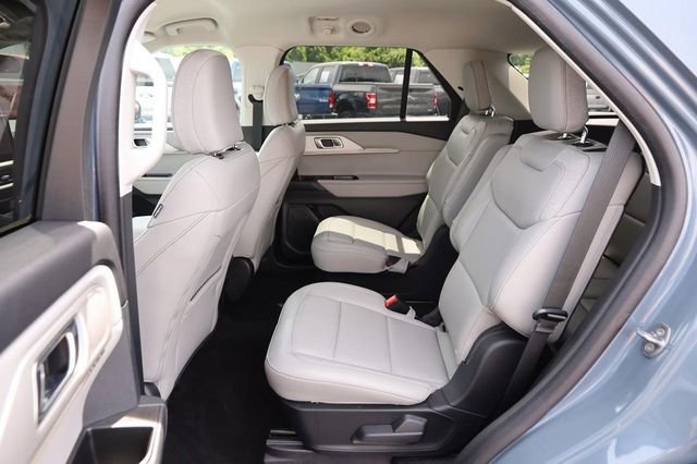 Certified 2025 Ford Explorer Active w/ Active Comfort Package AWD/4WD image 10
