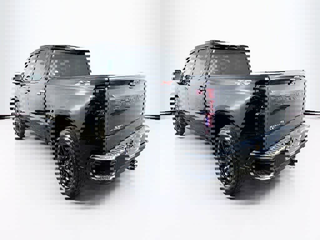 Used 2022 Chevrolet Silverado 1500 Custom image 3