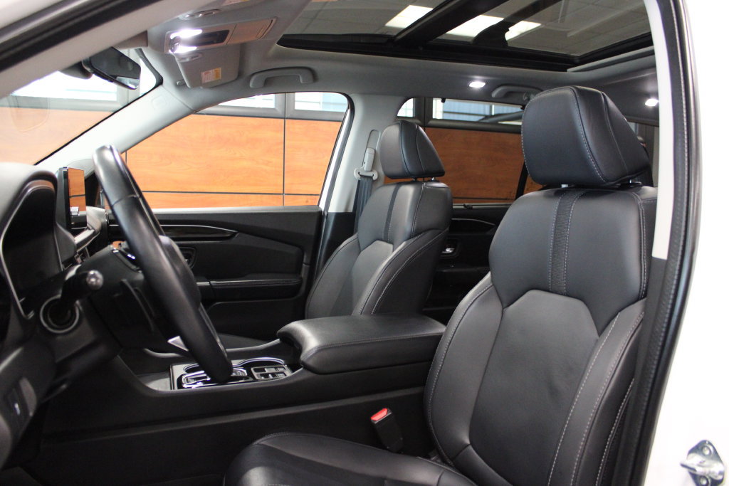 Used 2024 Honda Pilot Touring image 16
