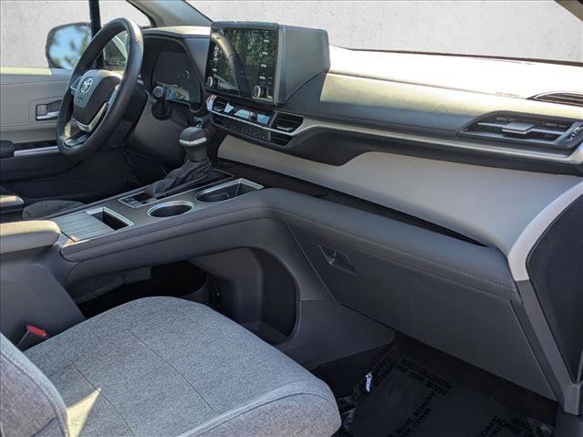 Used 2024 Toyota Sienna XLE image 19