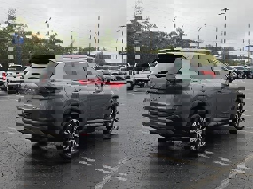 Used 2023 Nissan Rogue SV image 5