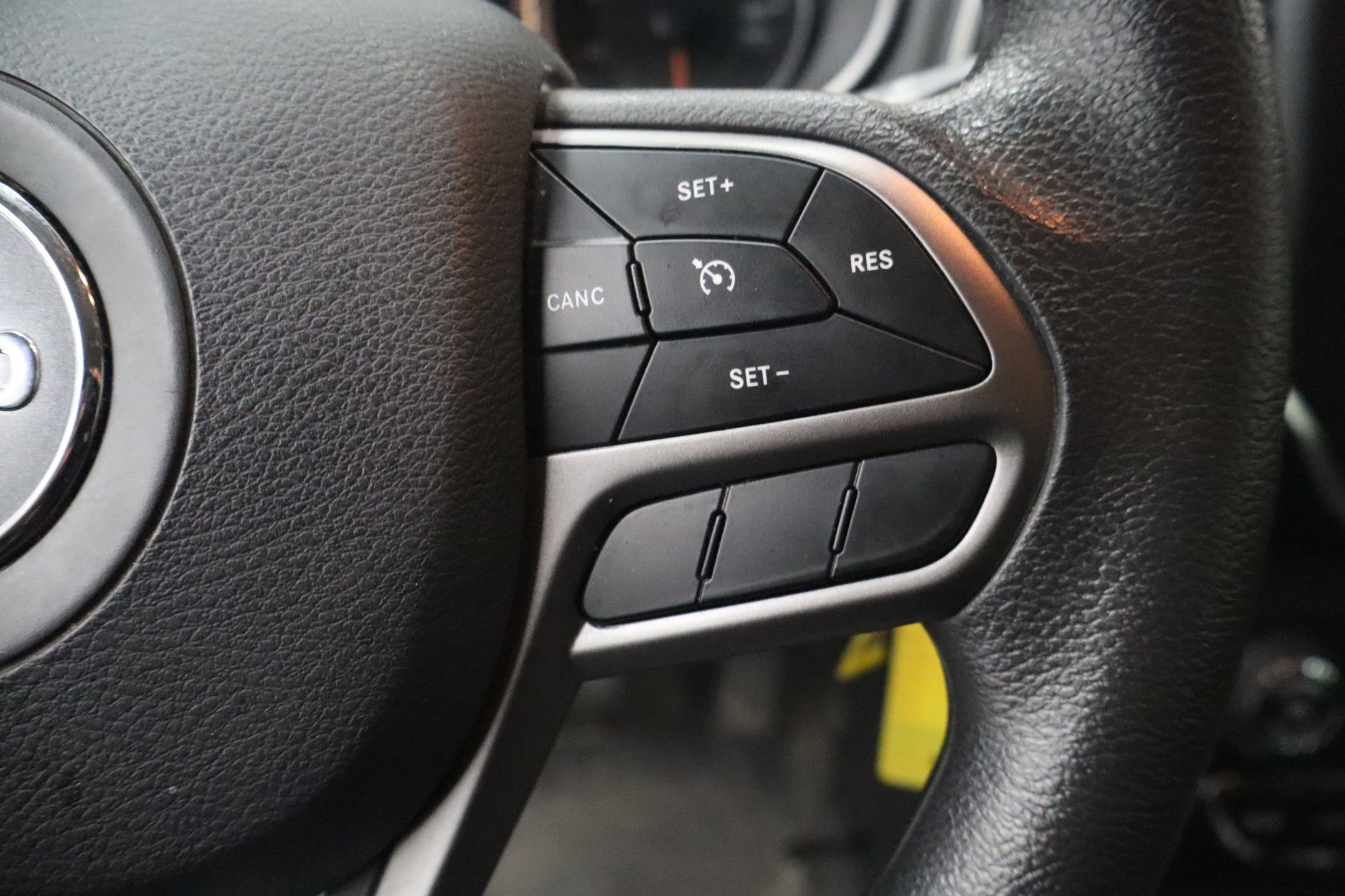 Used 2020 Jeep Cherokee Latitude image 18