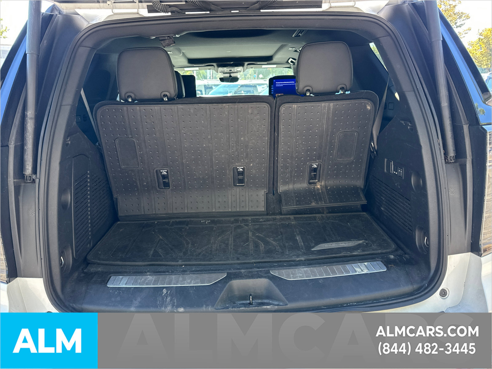 Used 2025 Chevrolet Tahoe Premier AWD/4WD image 21