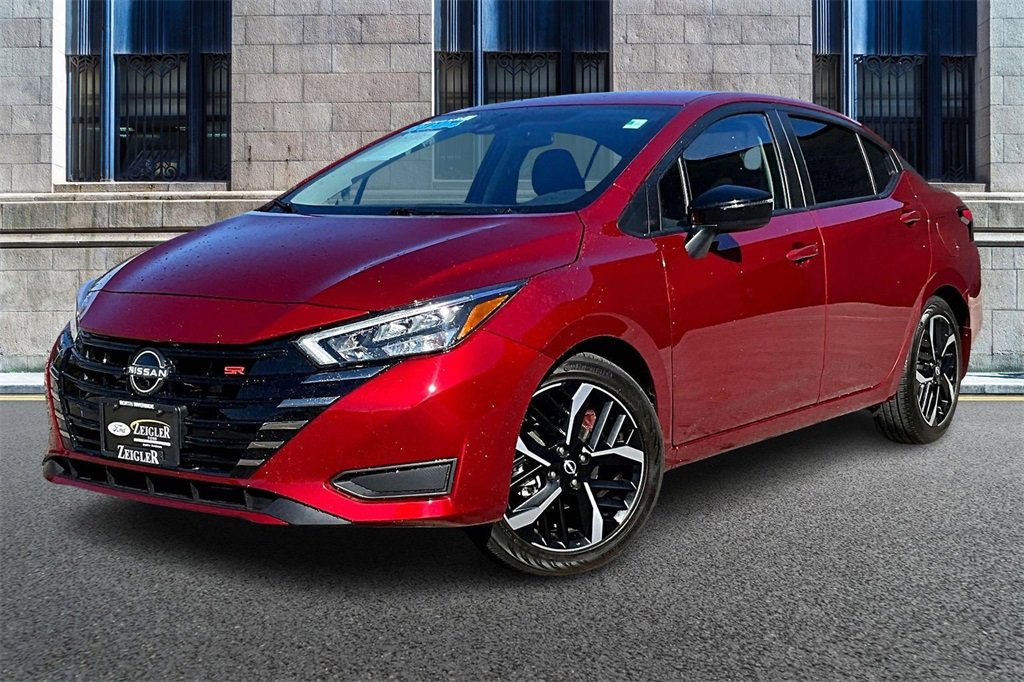 Used 2024 Nissan Versa SR w/ Trunk Package image 2