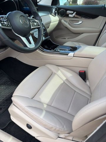 Used 2022 Mercedes-Benz GLC 300 image 3