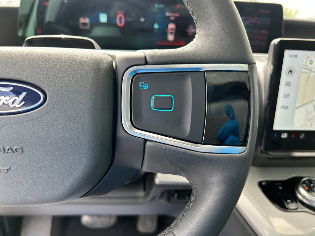 Certified 2025 Ford Expedition Active image 25