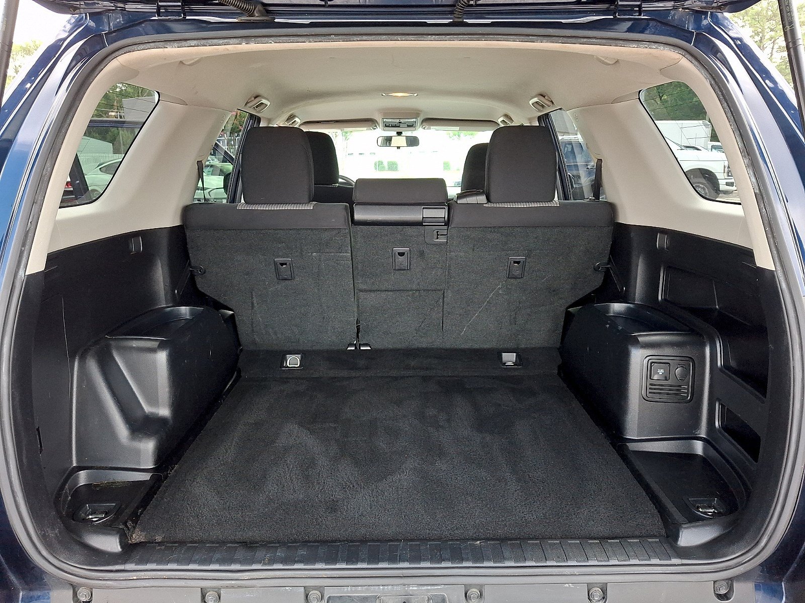 Used 2018 Toyota 4Runner SR5 RWD image 28