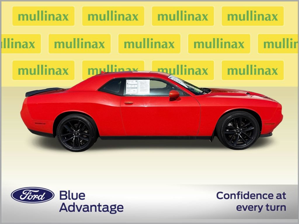 Used 2017 Dodge Challenger SXT Plus RWD image 2