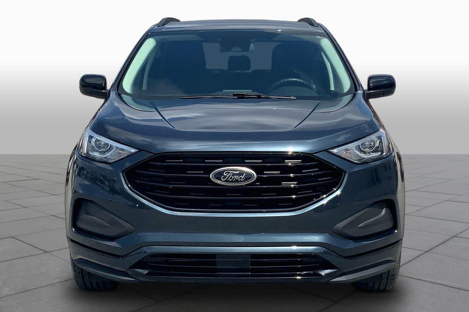 Certified 2022 Ford Edge SE w/ Black Appearance Package AWD/4WD image 4