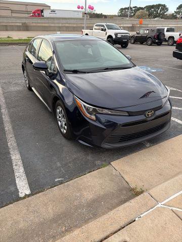 Used 2023 Toyota Corolla LE video 2