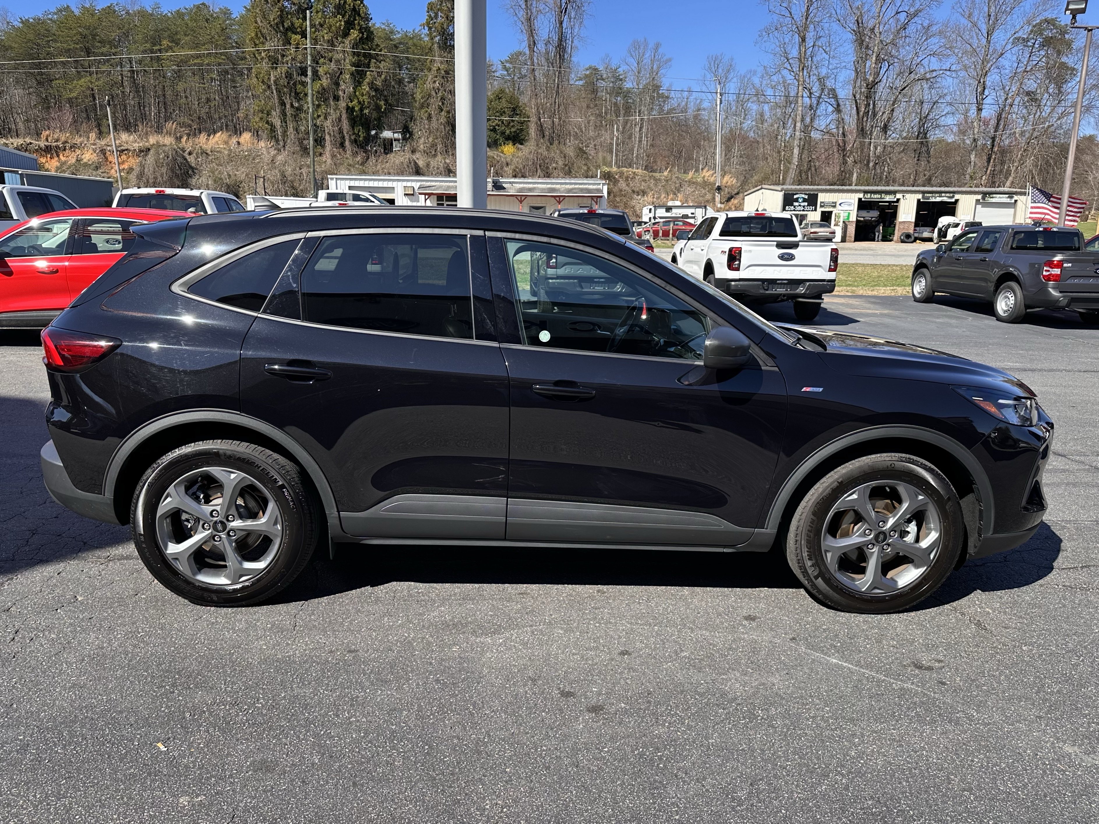 Certified 2025 Ford Escape ST-Line FWD image 5