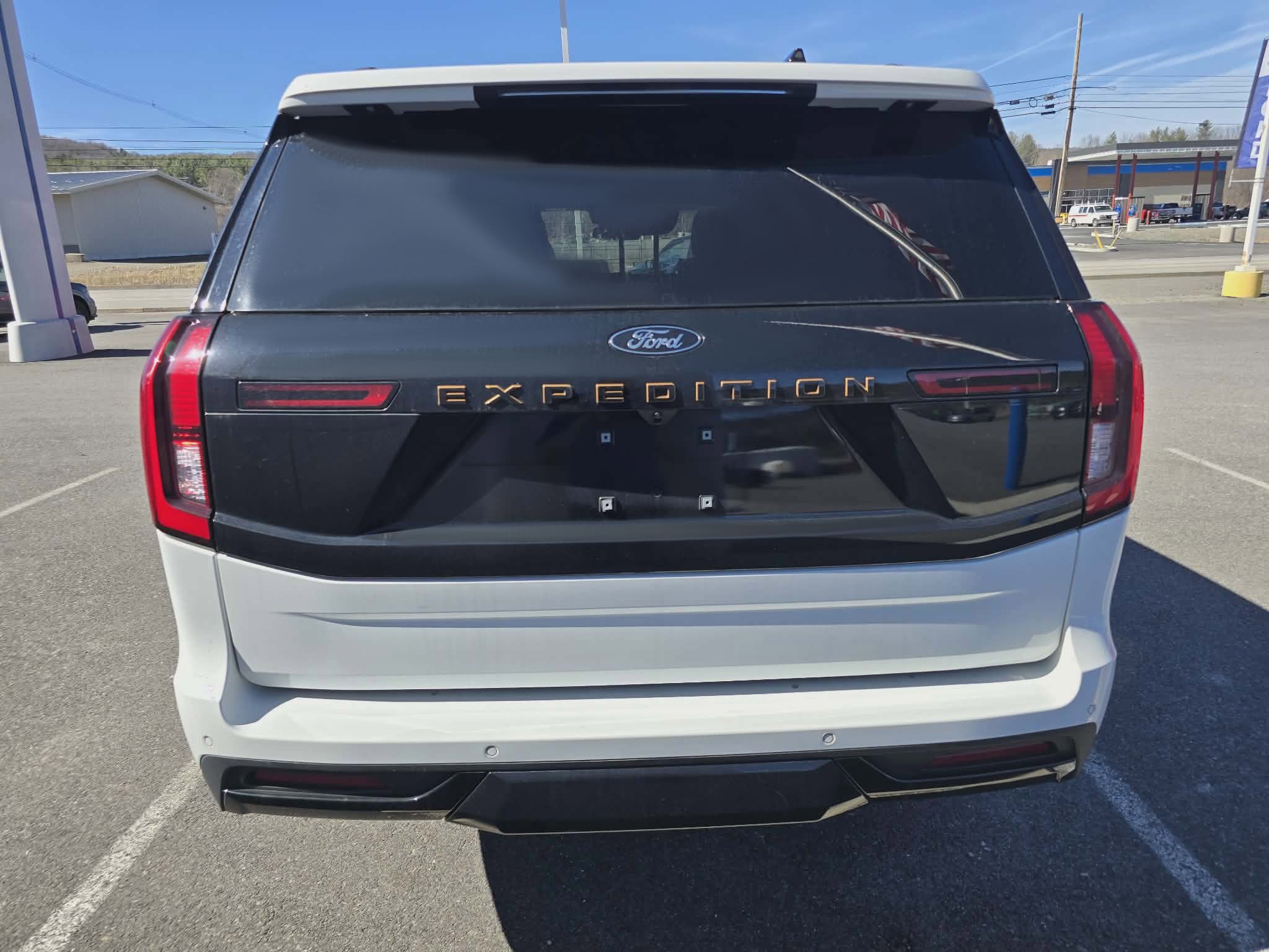 Certified 2025 Ford Expedition Tremor AWD/4WD image 4