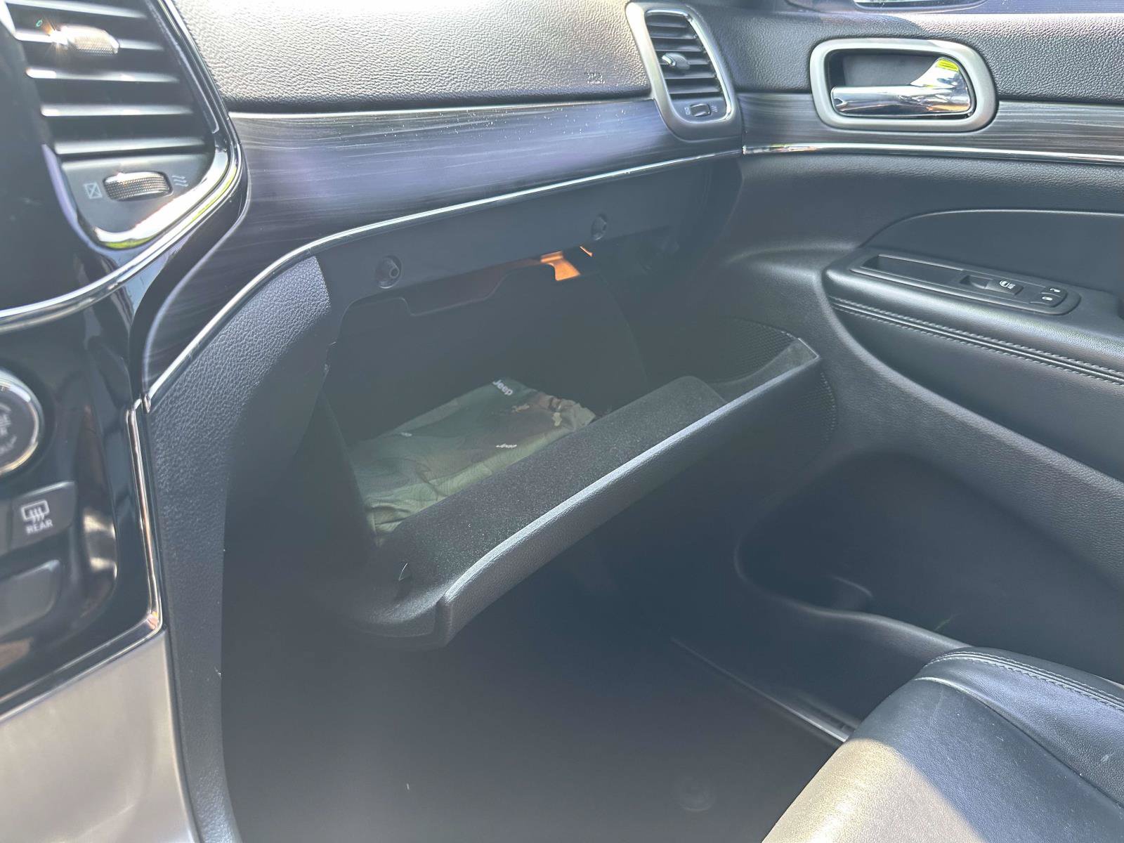 Used 2019 Jeep Grand Cherokee Limited AWD/4WD image 19