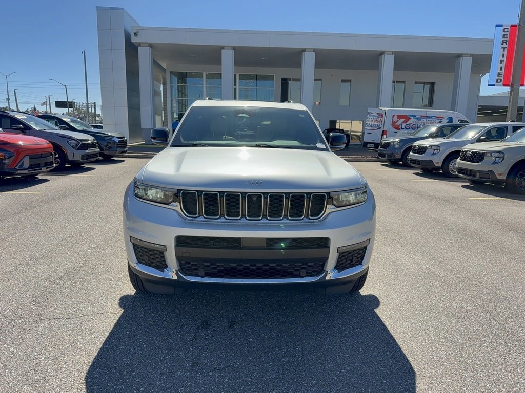 Used 2023 Jeep Grand Cherokee L Limited w/ Luxury Tech Group II image 6