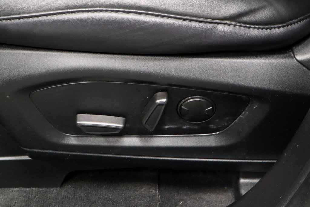 Certified 2022 Ford Explorer XLT w/ Equipment Group 202A image 25