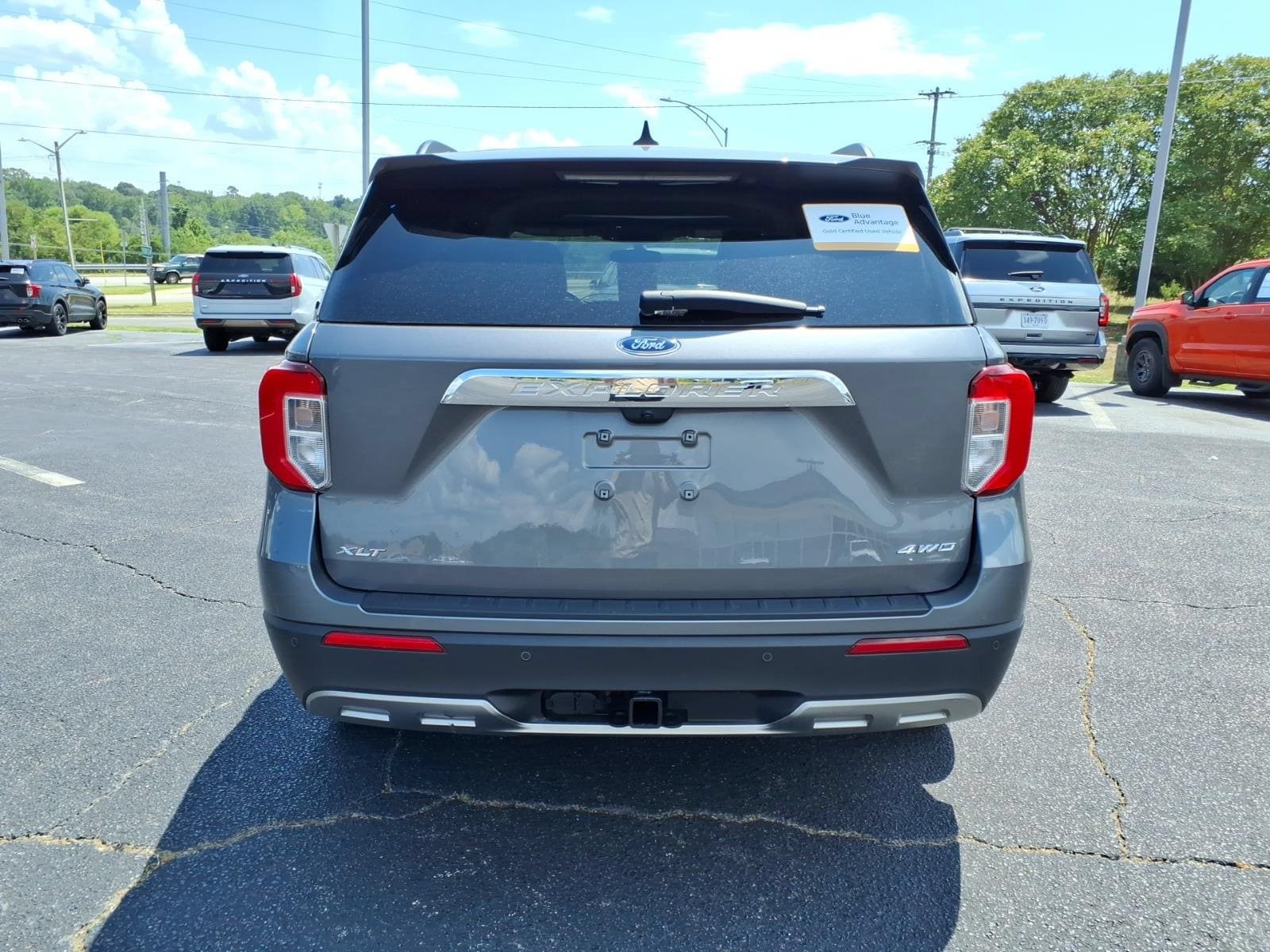 Certified 2024 Ford Explorer XLT w/ Equipment Group 202A AWD/4WD image 7