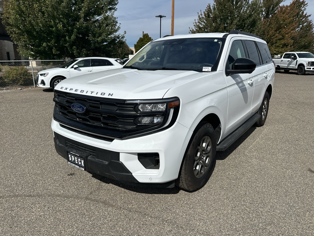 Certified 2025 Ford Expedition Active AWD/4WD image 1