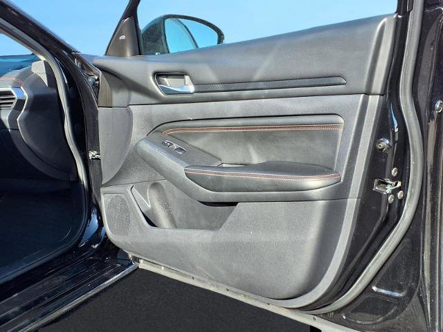 Used 2021 Nissan Altima 2.5 SR w/ SR Premium Package image 11