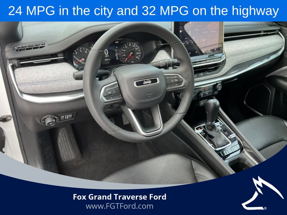 Used 2024 Jeep Compass Latitude AWD/4WD image 14