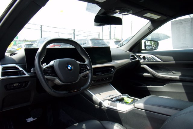 Used 2025 BMW 430i Convertible w/ Premium Package RWD image 13
