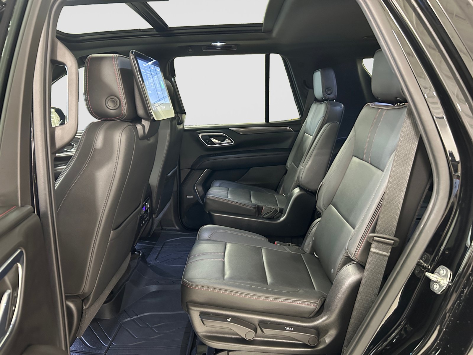 Used 2021 Chevrolet Tahoe RST w/ Luxury Package RWD image 22