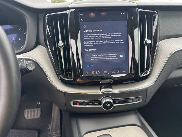 Used 2025 Volvo XC60 B5 Plus AWD/4WD image 25