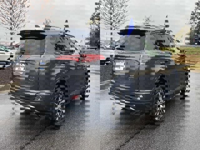 Used 2018 Toyota RAV4 XLE image 3