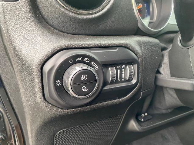 Used 2021 Jeep Gladiator Overland AWD/4WD image 16