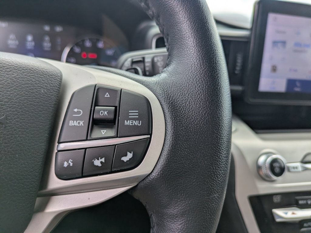 Certified 2020 Ford Explorer XLT w/ Equipment Group 202A RWD image 31