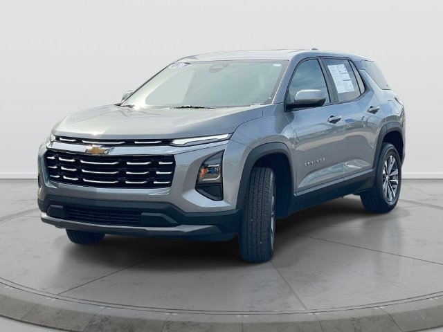 Used 2026 Chevrolet Equinox LT FWD image 8