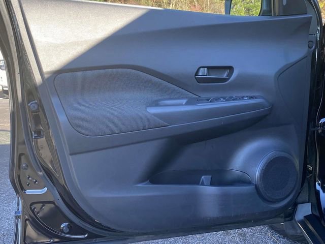 Used 2020 Nissan Kicks S image 16